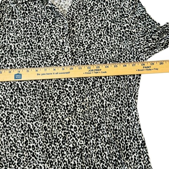 Paperwhite button down top Blouse Animal Print Soft Knit Women's 12 - Picture 8 of 12